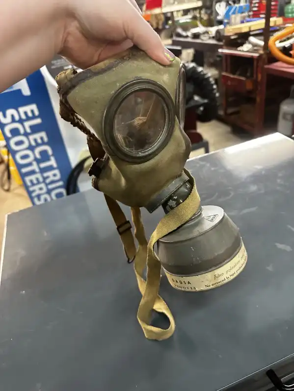 Image of Gas Mask (Style 7)